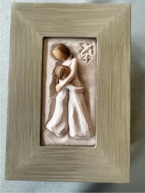 New Willow Tree Mother and Daughter Memory Box 26626 Trinket 5.25" x 3.5"